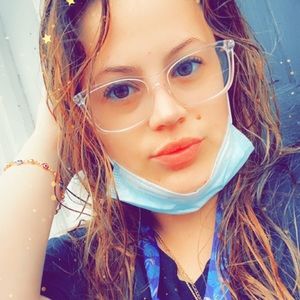 Meet your Posher, Michaela